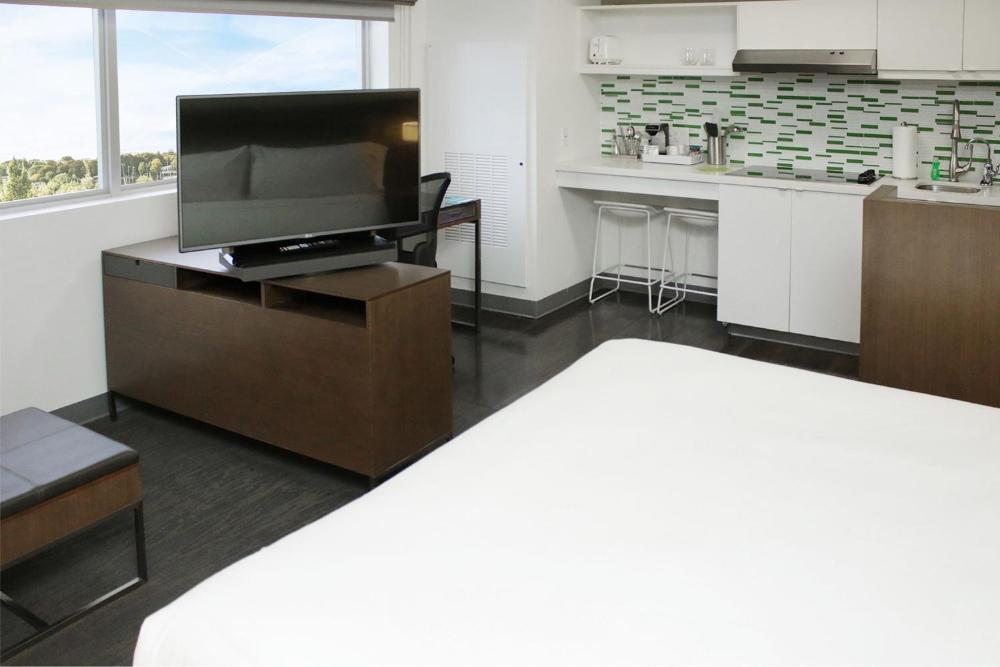 King Studio Room interior